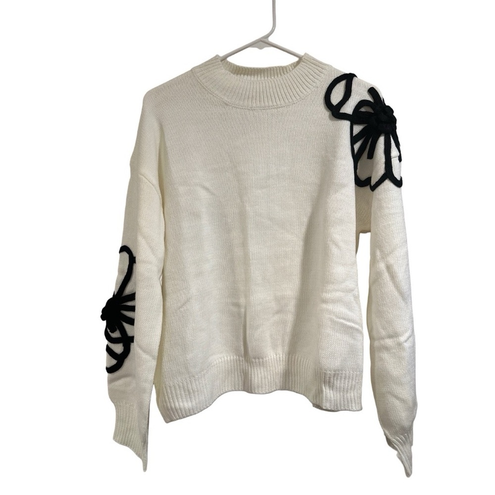 Flower Embroidery Mock Neck Long Sleeve Sweater White & Black Large Acrylic NEW - Picture 2 of 15